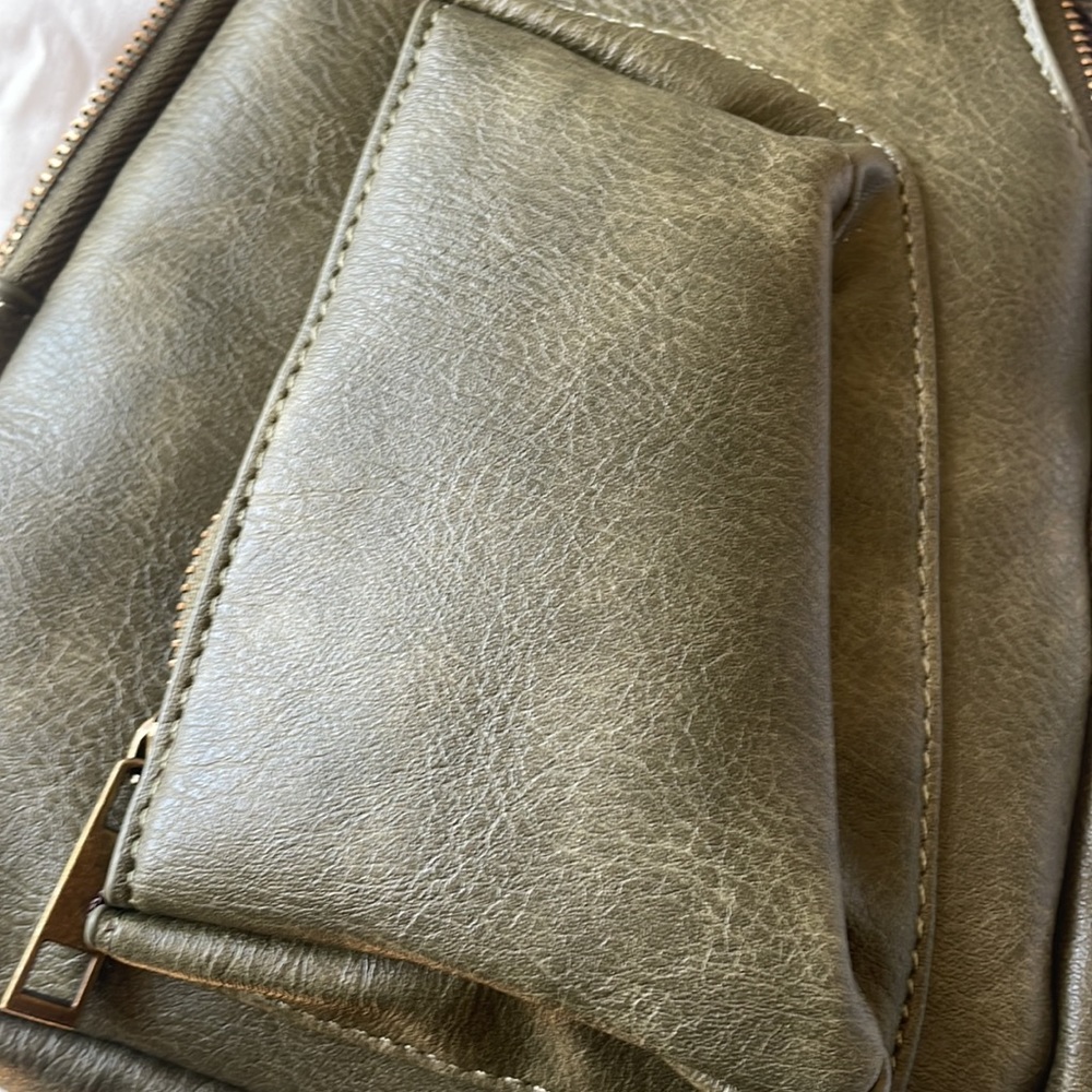 Purse - Picture 2 of 10